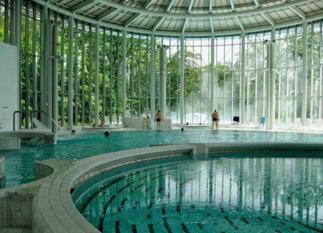 Le Studio De Спа Екстериор снимка